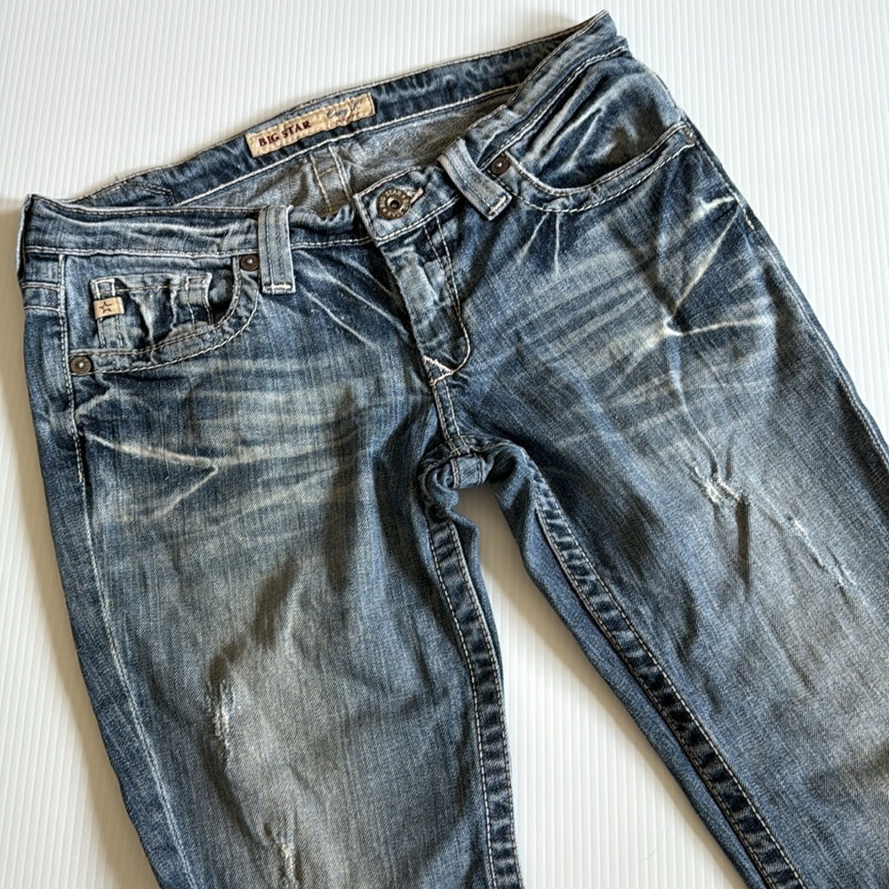 Big Star Casey K low rise fit, distressed jeans. Women’s size 27 L